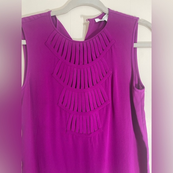 Diane Von Furstenberg 100% Silk Kaley Lily Crepe Sleeveless Purple Blouse Size 4 - Picture 2 of 14